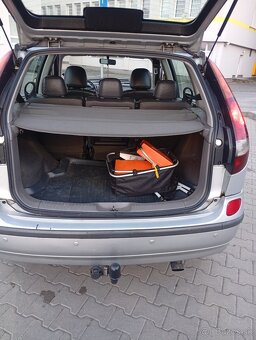 Almera Tino - 12