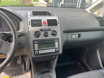 VW Touran 1,6 - 12