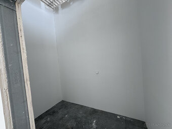 Predaj novopostaveného obchodného skladu 300 m² pri diaľnici - 12