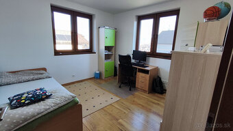Na predaj krásny 4 izbový dom s možnosťou realizácie obytnéh - 12