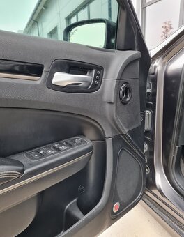 Chrysler 300S Alloy Edition - 12