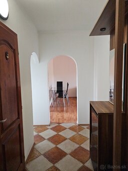 Prerobený 2 izbový byt v dolnej časti mesta KNM - 12