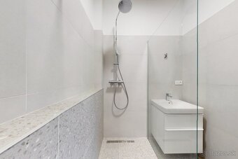 EXKLUZÍVNE 2-izb zrekonštruovaný byt STARÉ MESTO - 12