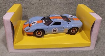 Ford GT 40 - Juefevolution / Revell 1:18 - 12