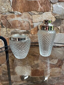 Karafi, sklenky, irisovane vázy - 12