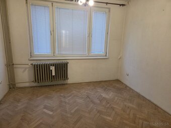 3 – IZBOVÝ BYT V ŽIARI NAD HRONOM NA ULICI SNP - 12