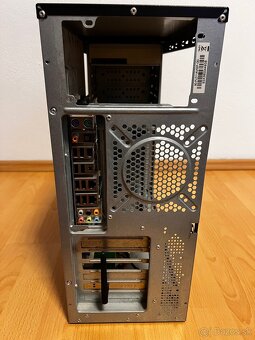 Zakladna doska + CPU + chladič procesora + skriňa - 12