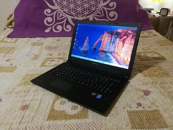 Lenovo. Intel i3. SSD 256 GB. 16 GB. Baterka dobrá. 15,6 FHD - 12
