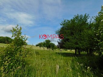 NA PREDAJ DVA DOMY S DVOROM A VEĽKÝM POZEMKOM LOKALITA - KR - 12