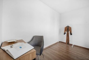 NA PRENÁJOM; Fenomenálny 2,5-izbový apartmán s garážovým stá - 12