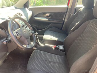 TOYOTA URBAN CRUISER 1.4 D 4X4 NAJ.131000 KM ROK VÝROBY 2010 - 12