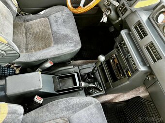 Mitsubishi pajero 2.5 - 12