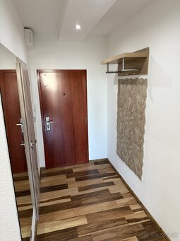 2-izbový byt s dvoma loggiami po rekonštrukcii - 12