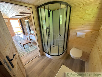 Kompletne zrekonštruovaná drevenička na polosamote pri Ján - 12