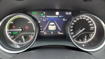 Toyota Camry 2.5 hybrid 131kW e-CVT Executive - 12