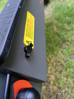 Elektricka kolobezka Kugoo Kirin Kukirin G2 2024 800 W 15 Ah - 12
