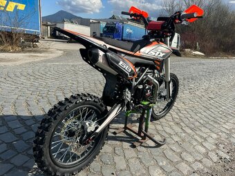 Predám čisto nový nejazdený Pitbike ASIX XB68 140CM3 + El. š - 12