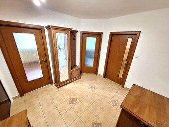 FURČA- Priestr. 3 izb. "PRAŽSKÝ" byt, spolu 77 m2, 6m lodž - 12