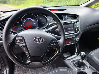 Kia Ceed SW 1.6 crdi - vozidlo je rezervované - 12
