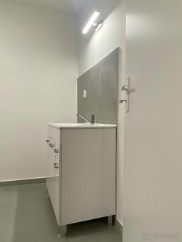 Priestranný 2-izb. byt na prenájom Staré Mesto - 12