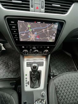 Predám Škoda  Octavia combi 3 benzín DSG - 12
