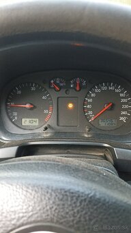 Volkswagen Bora 1.9tdi - 12