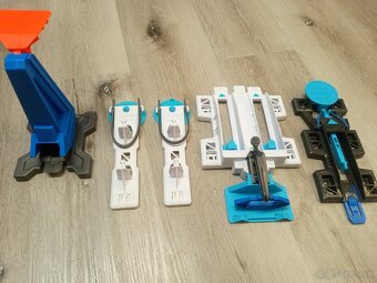 HOT WHEELS - 12