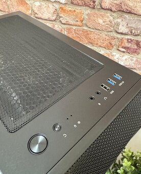 Ryzen 7 3800XT \16GB\RTX 2080Ti\SSD\850W Zdroj - 12