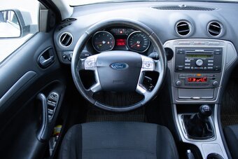 Ford Mondeo Combi 1.6 92 kW z roku 2008 - 12