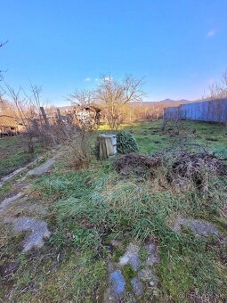 Tehlový rodinný dom s garážou v obci Salka. - 12