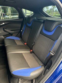 Ford Focus 2.0 ST - 12
