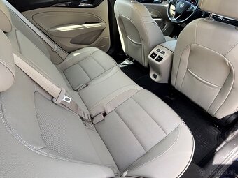 Opel Insignia ST 2.0 CDTI BiTURBO 210k S S Exclusive 4x4 AT8 - 12