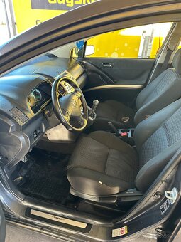 Toyota Corolla Verso Kombi - 12