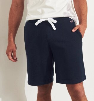 SÚPRAVA HOLLISTER: kraťasy + 2 x tričko veľ. M - 12