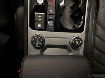 Volkswagen Touareg 3.0 V6 TDI R-Line 4Motion - 12