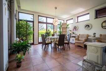 Predám 6 izbový dom 300 m² pozemkom 1 350 m² Bernolákovo - 12