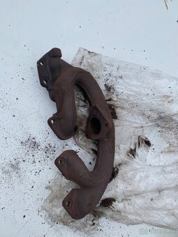 AUDI A8 náhradné diely - motor - vstrekovače atd - 12