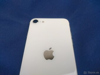 Apple iPhone SE (2020) - 12