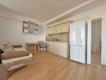 Panoramatický apartmán s jednou spálňou a veľkou terasou v e - 12