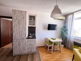Štýlovo zariadený jednoizbový apartmán pre pohodlné bývanie  - 12