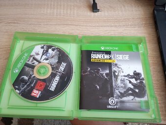 Hry na Xbox a PS 4 - 12