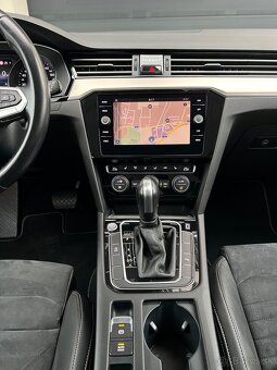Volkswagen Passat Variant 2.0 TDI EVO Elegance DSG 2020 - 12