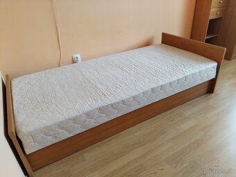 Nábytok vhodný do spálne, obývačky i kancelárie - 12