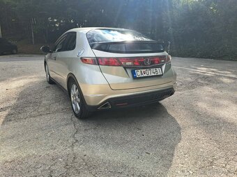 Predám hondu civic 1.8 benzin 103kw - 12