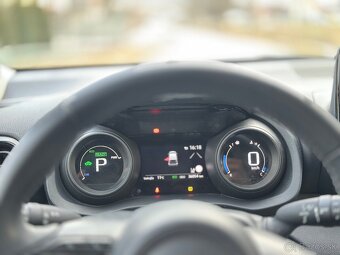 Toyota Yaris 1.5 Hybrid e-CVT Active - 12