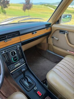 Mercedes-Benz 280 S - 12