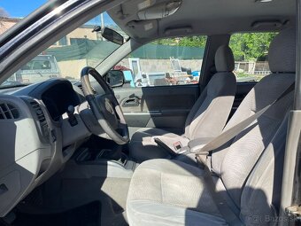 ISUZU D-MAX 3.0 TD 4X4 MANUÁL - 12