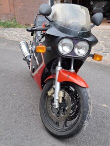 Suzuki GSX-R 1100 1986 - 12
