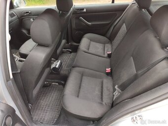 Golf 4 1.4 16V 55kW 244 661 km - 12