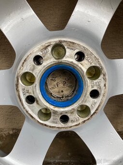 Na predaj: Originálne disky VW SU4 – VW Passa - 12